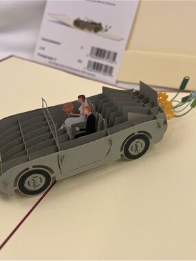 Elegant 3D Pop-Up Wedding Card – Just Married Vintage Car Convertible German